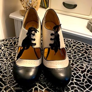 Crown Vintage wedges